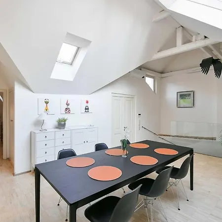 Appartement Eclectic Loft With Terrace *