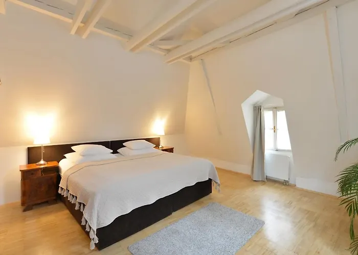 Eclectic Loft With Terrace 아파트 *