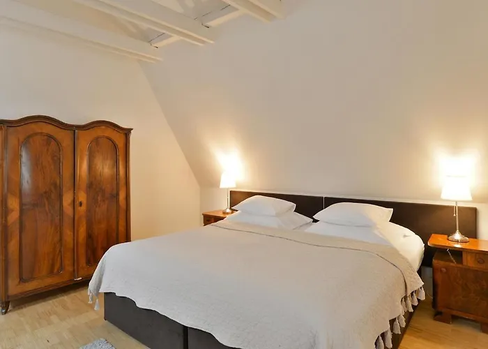 Eclectic Loft With Terrace 公寓