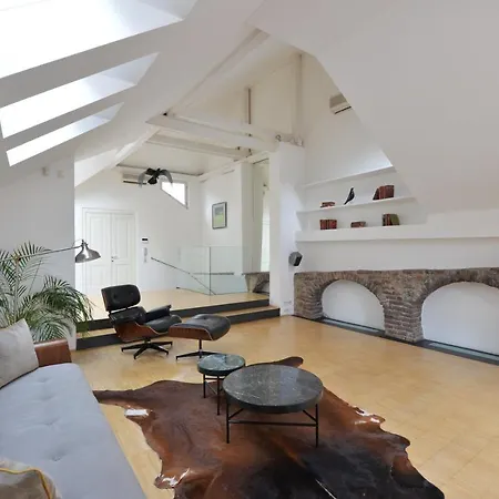 Eclectic Loft Royal Way