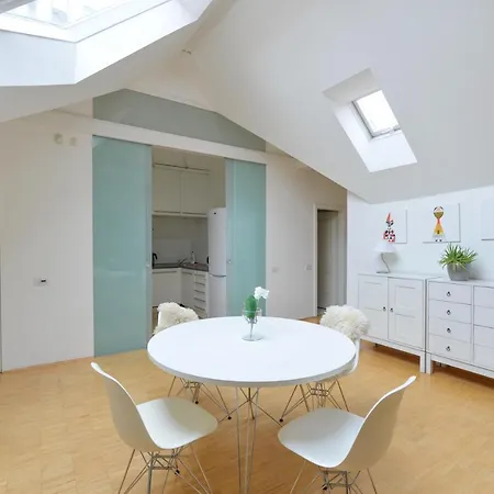 Apartment Eclectic Loft Royal Way Prague