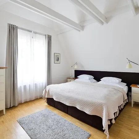 Eclectic Loft Royal Way *