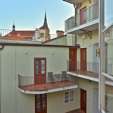Apartment Eclectic Loft Royal Way Prague